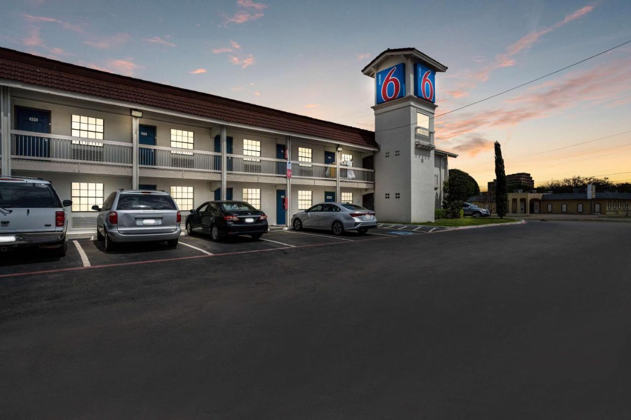 Motel 6-Dallas, Tx - Market Center Extérieur photo