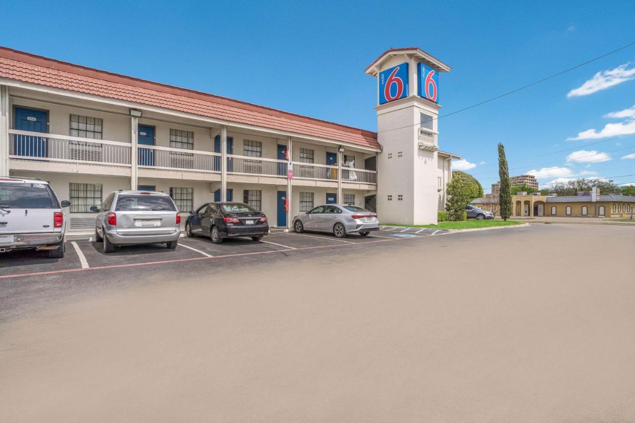 Motel 6-Dallas, Tx - Market Center Extérieur photo
