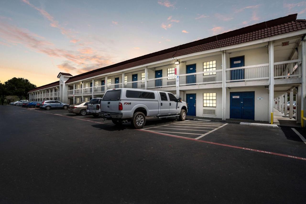Motel 6-Dallas, Tx - Market Center Extérieur photo