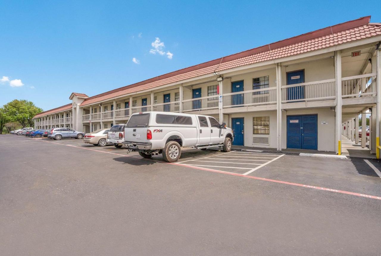 Motel 6-Dallas, Tx - Market Center Extérieur photo