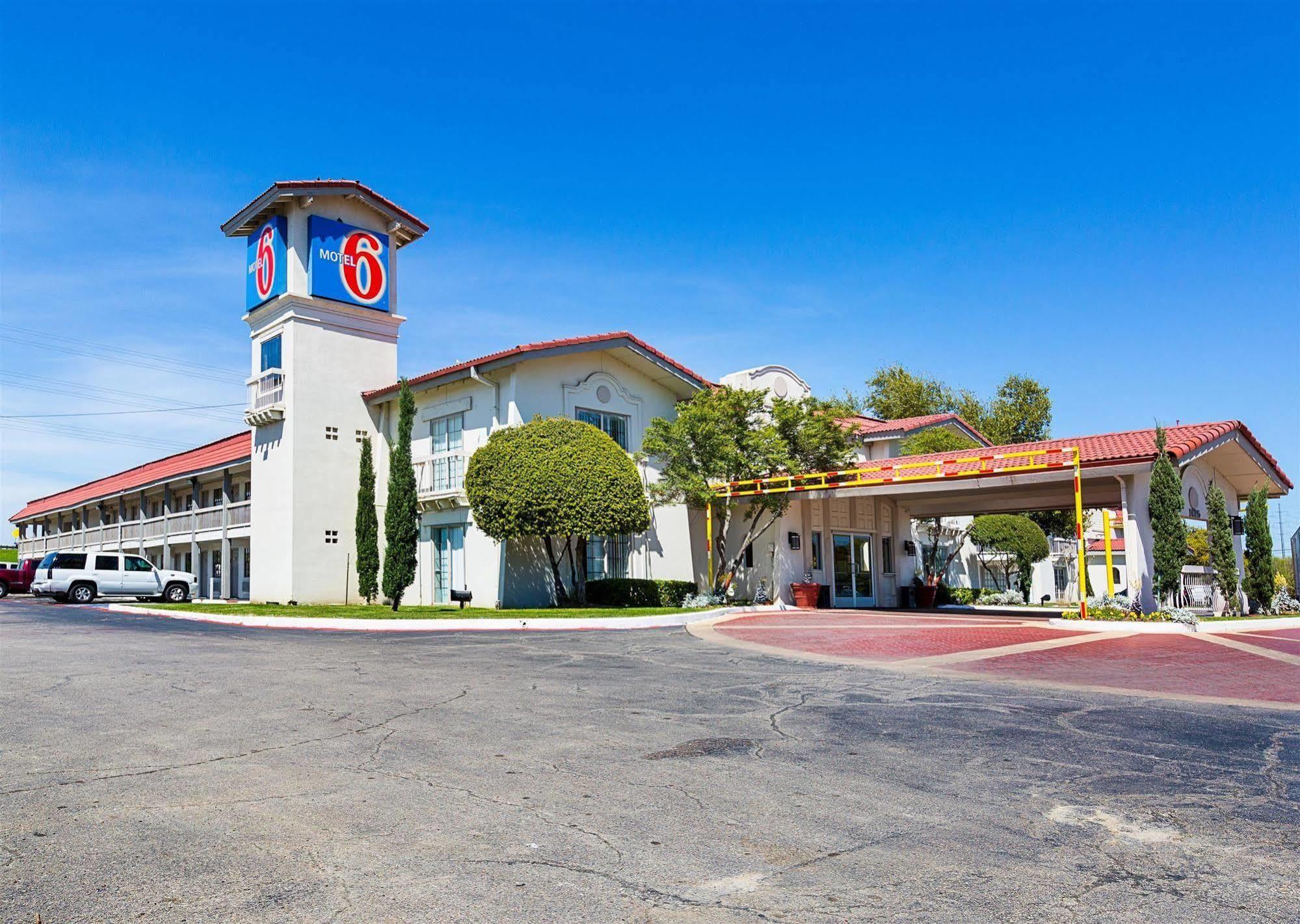 Motel 6-Dallas, Tx - Market Center Extérieur photo