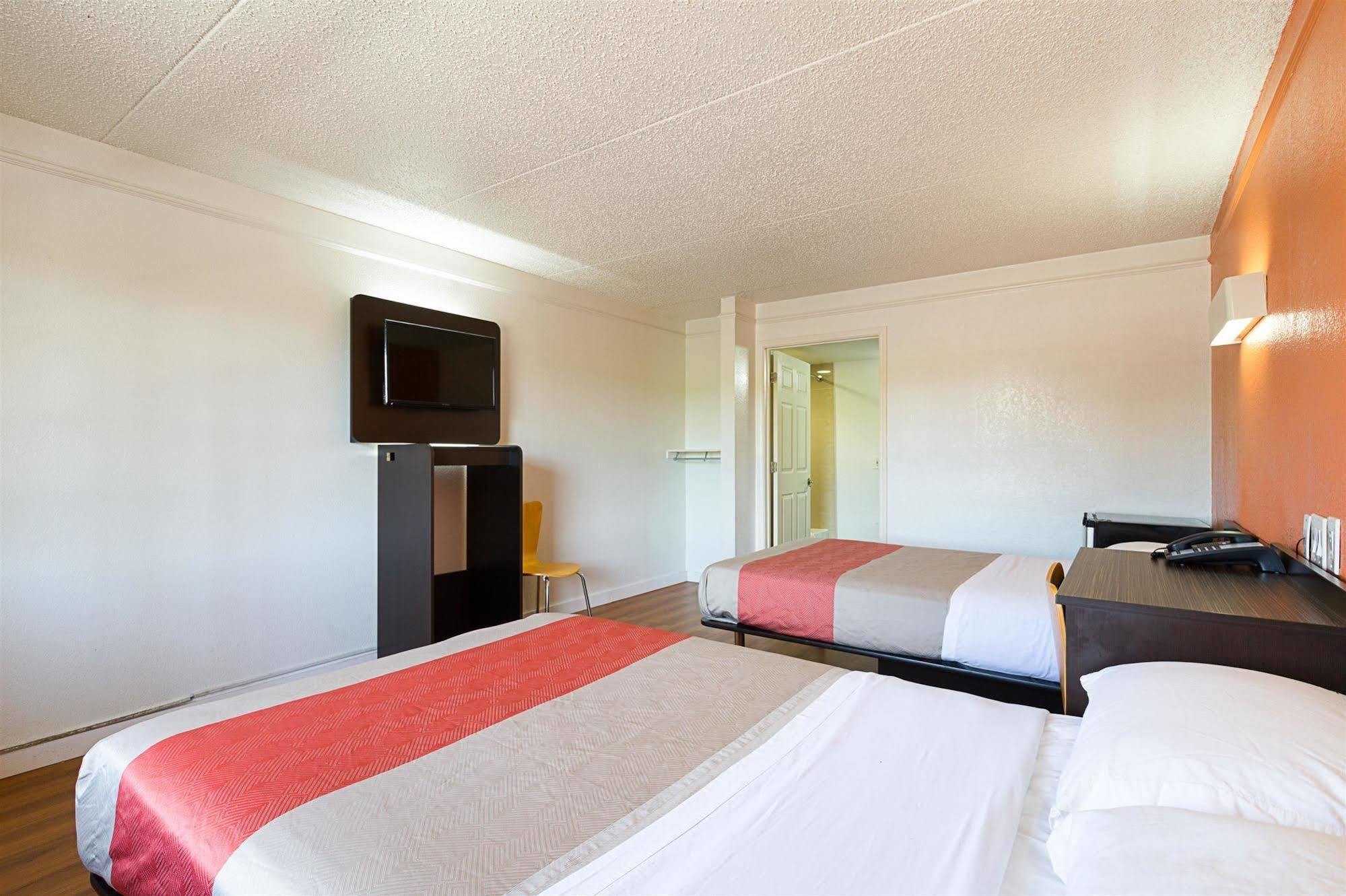 Motel 6-Dallas, Tx - Market Center Extérieur photo