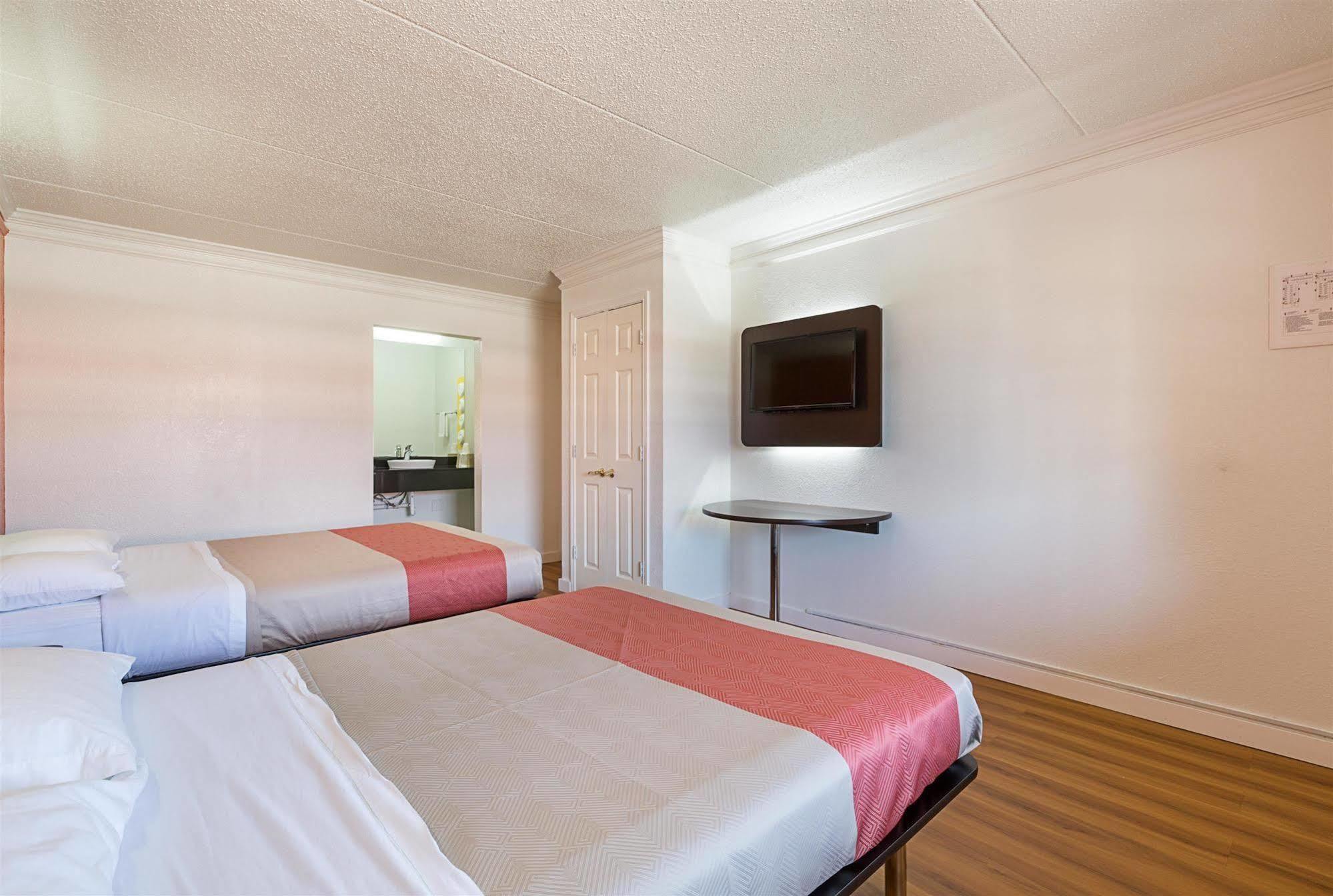 Motel 6-Dallas, Tx - Market Center Extérieur photo