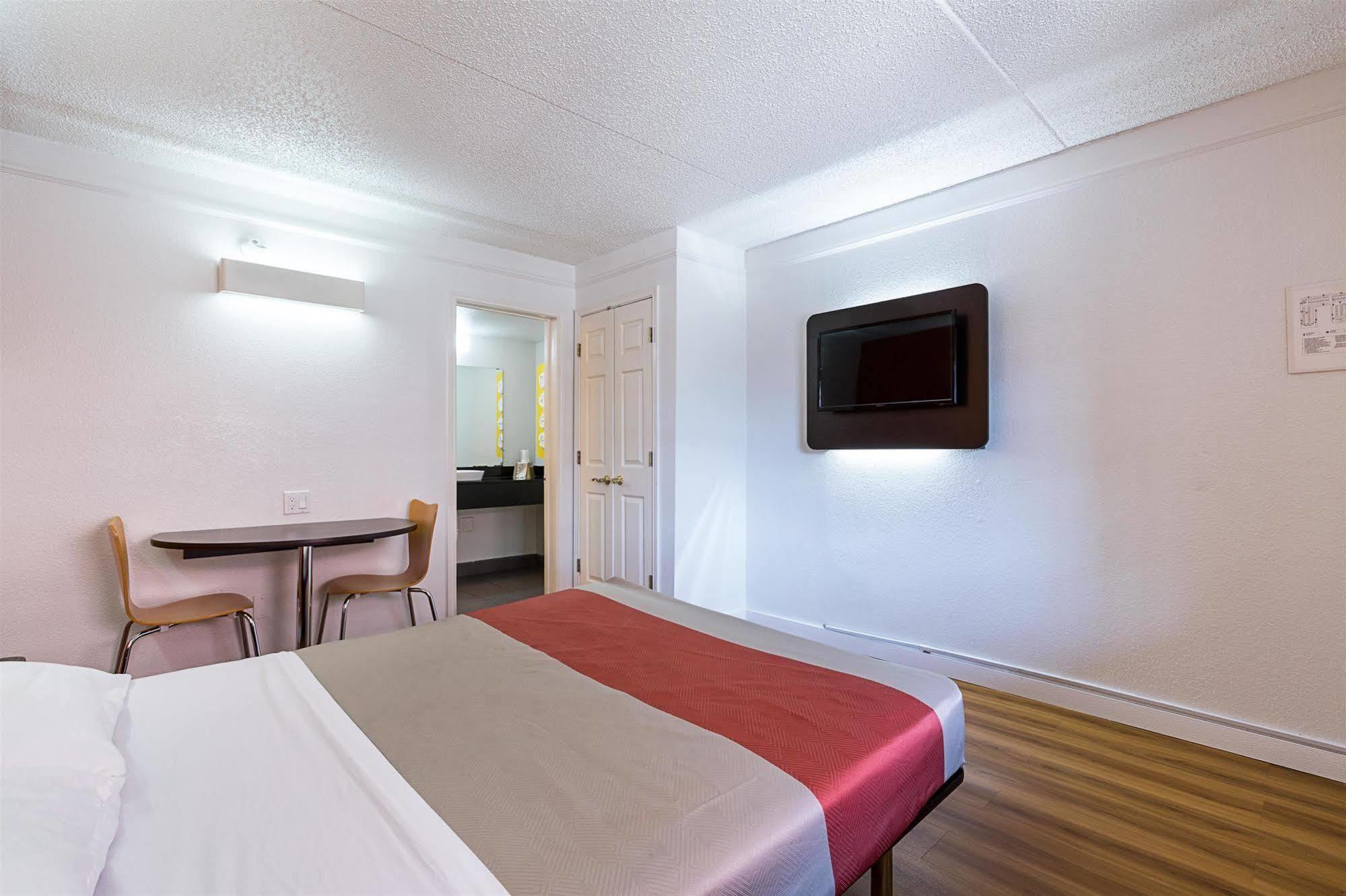 Motel 6-Dallas, Tx - Market Center Extérieur photo