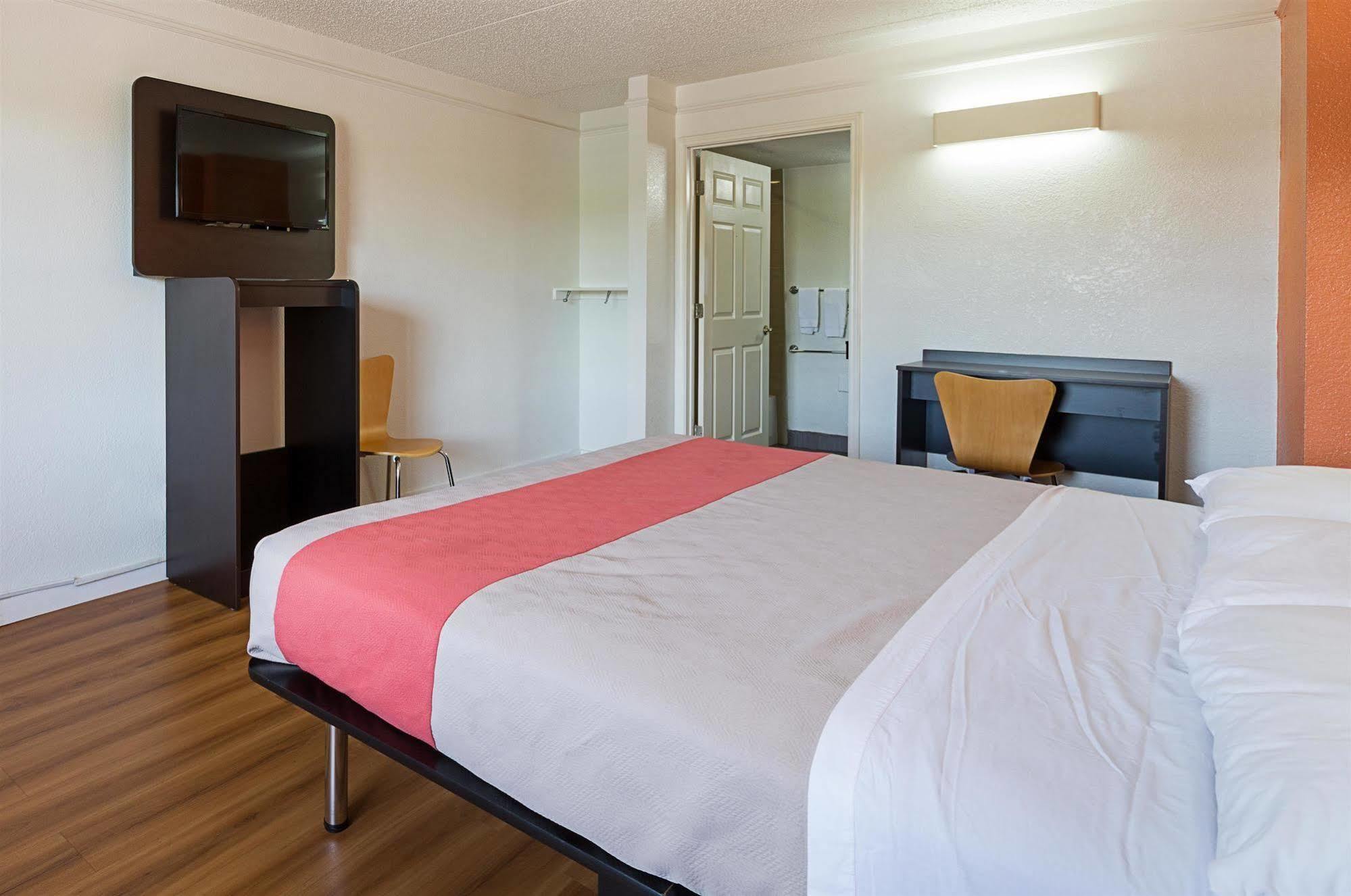 Motel 6-Dallas, Tx - Market Center Extérieur photo
