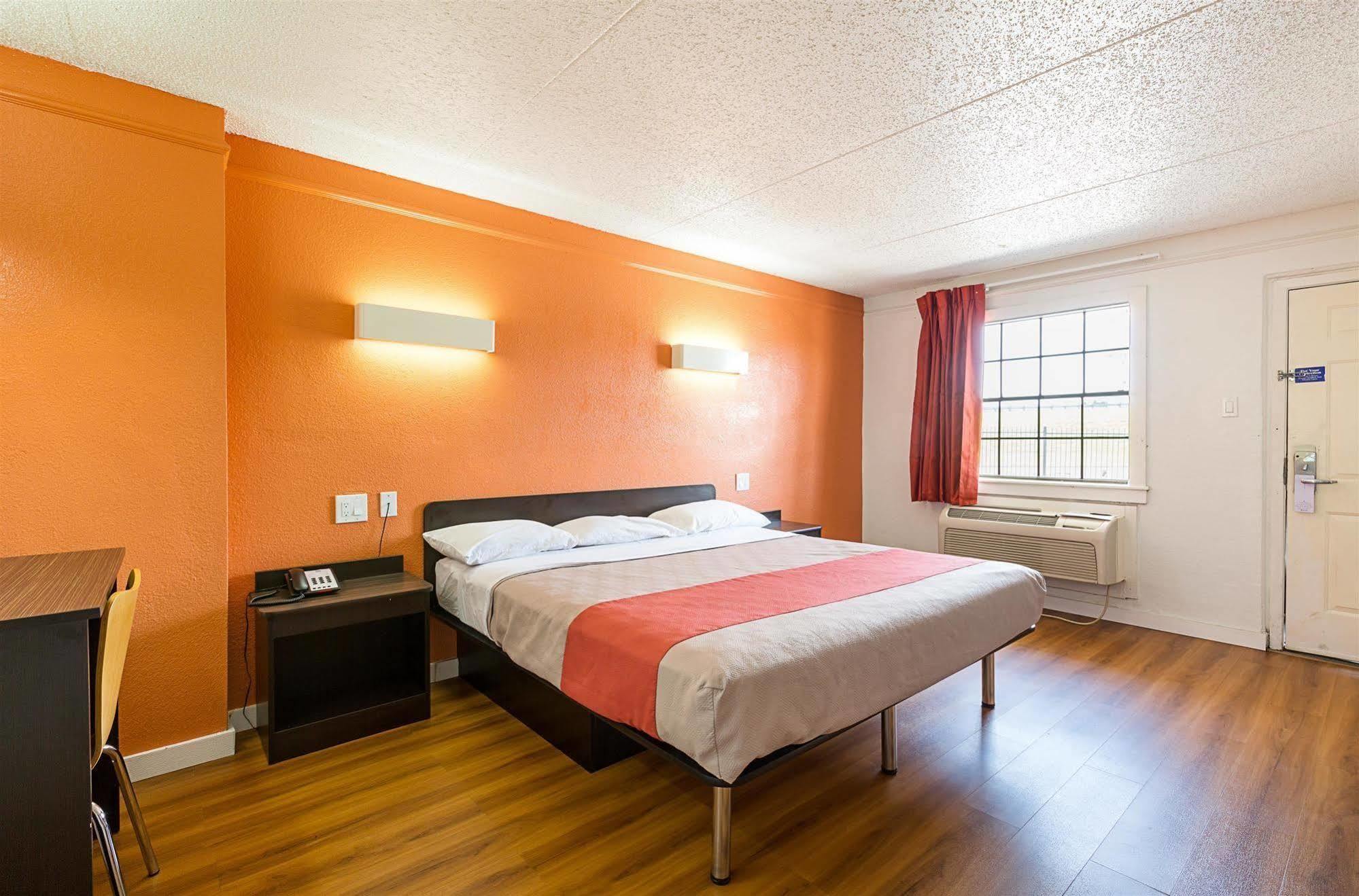Motel 6-Dallas, Tx - Market Center Extérieur photo